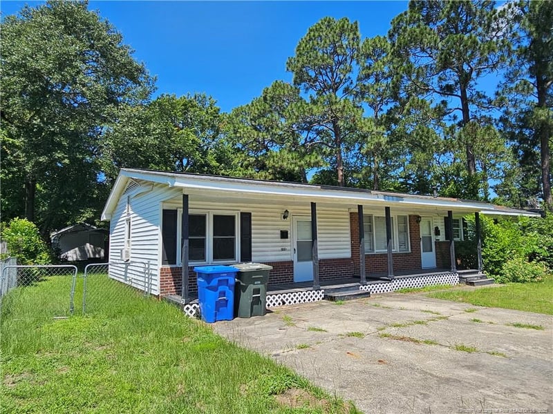 1918 Roxie Ave, Fayetteville, NC 28304