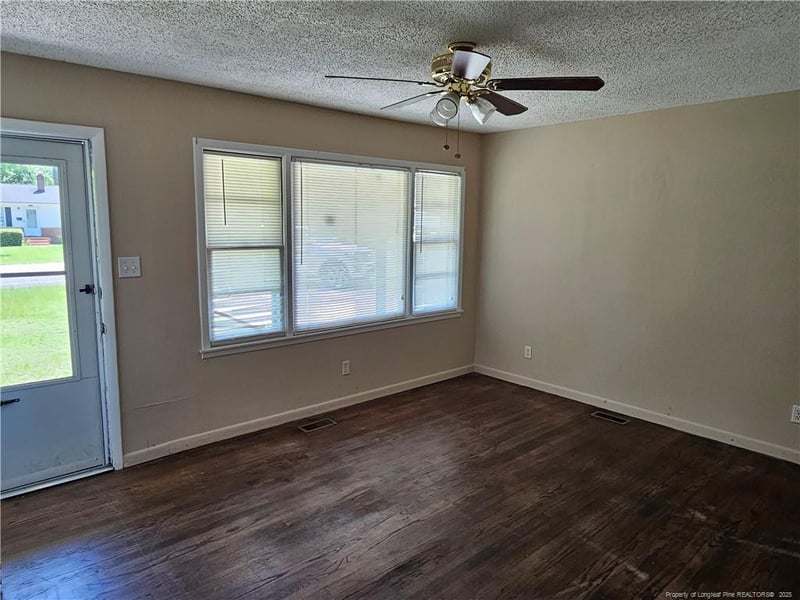 1918 Roxie Ave, Fayetteville, NC 28304