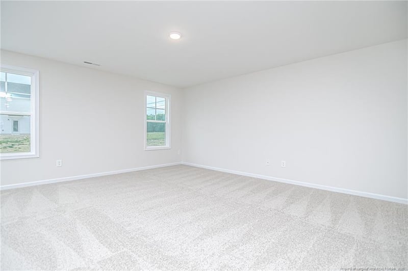 1919 Bulldog Ln, Hope Mills, NC 28348