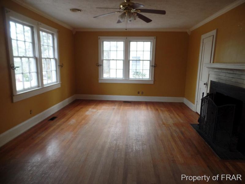 1919 Mimosa Ln, Fayetteville, NC 28301