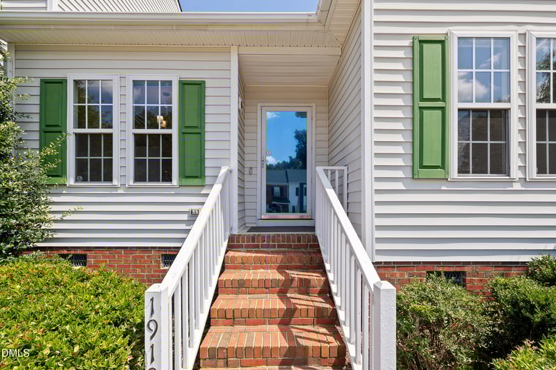 1919 Stroll Cir, Fuquay Varina, NC 27526
