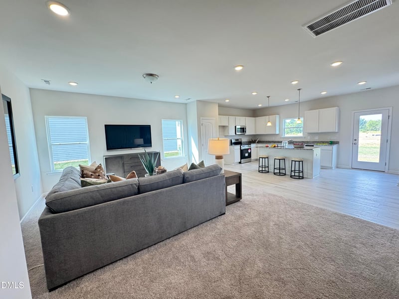 192 Bruce Dr, Dunn, NC 28334