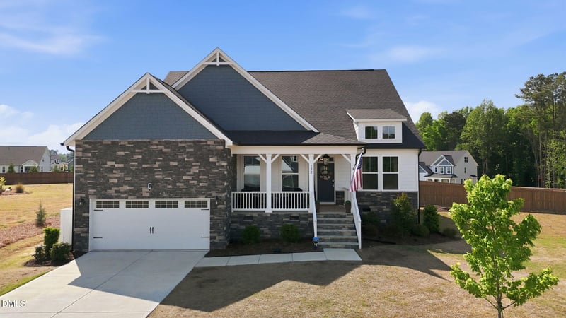 192 Castle Pond Way, Fuquay Varina, NC 27526
