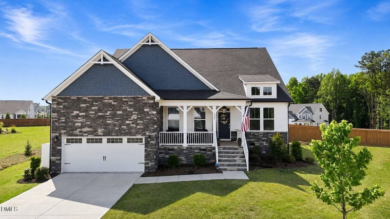 192 Castle Pond Way, Fuquay Varina, NC 27526
