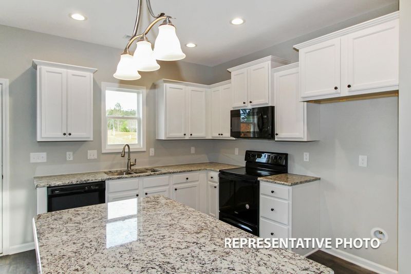 192 Olde Place Dr, Zebulon, NC 27597