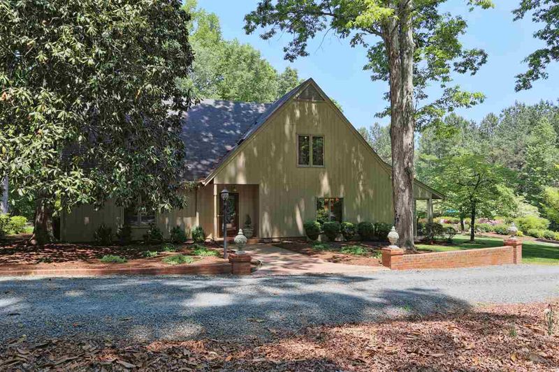 1920 Dairyland Rd, Chapel Hill, NC 27516