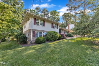 1920 Hillock Dr, Raleigh, NC 27612