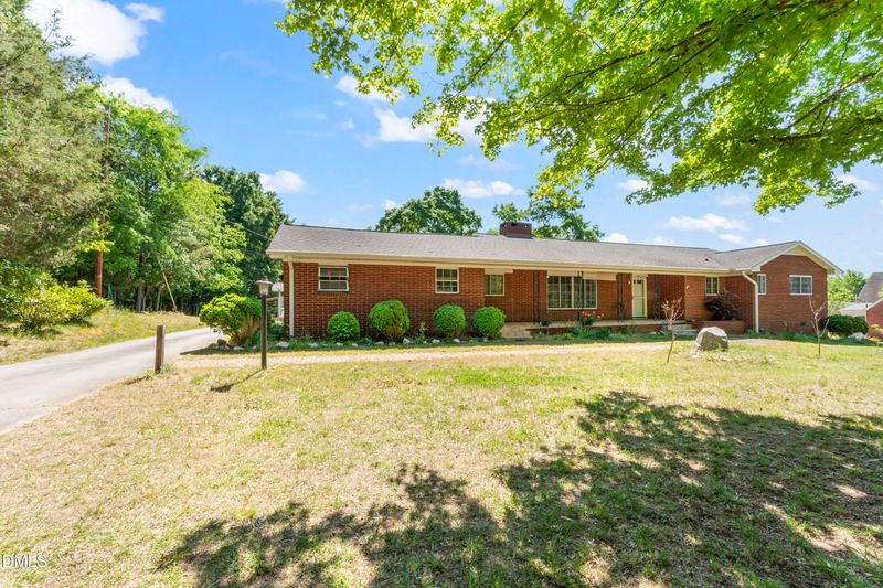 1920 S Main St, Graham, NC 27253