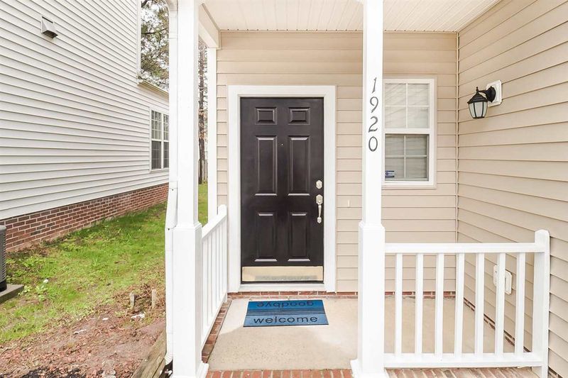 1920 Shadow Glen Dr, Raleigh, NC 27604