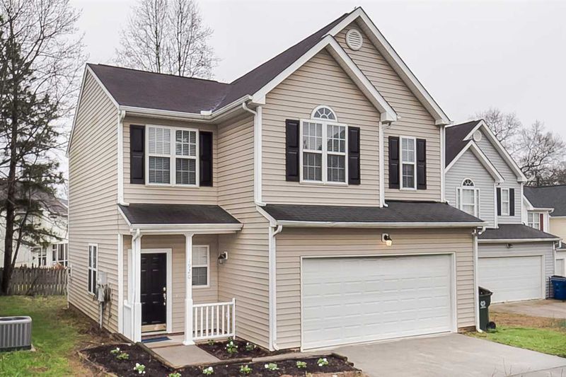 1920 Shadow Glen Dr, Raleigh, NC 27604