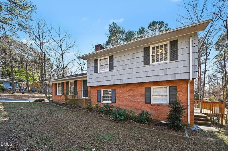 1920 White Plains Rd, Chapel Hill, NC 27517