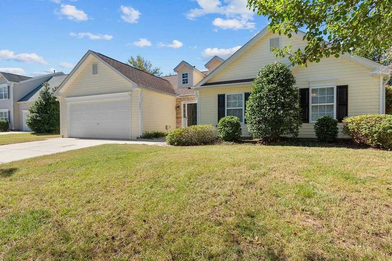 1921 Ashview Dr, Fuquay Varina, NC 27526