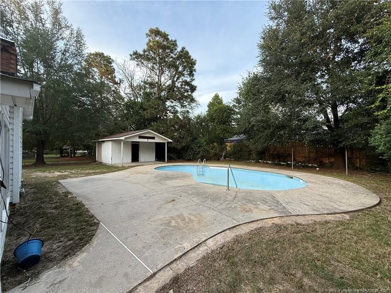 1921 Roxie Ave, Fayetteville, NC 28304