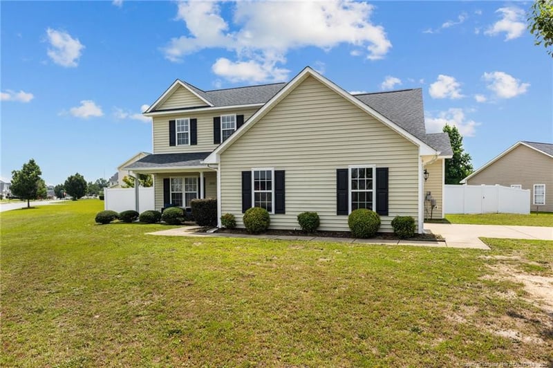 1921 Yellowbrick Rd, Fayetteville, NC 28314