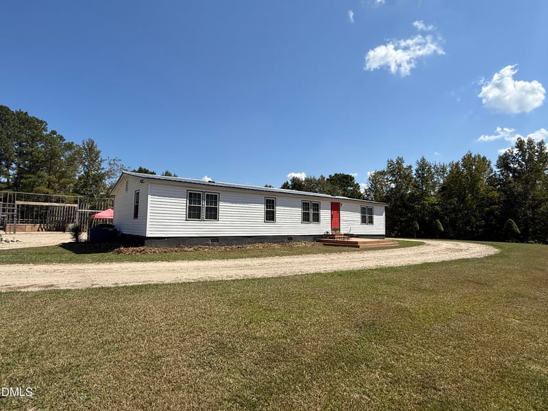 1922 Christian Light Rd, Fuquay Varina, NC 27526