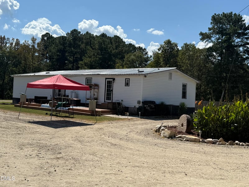 1922 Christian Light Rd, Fuquay Varina, NC 27526