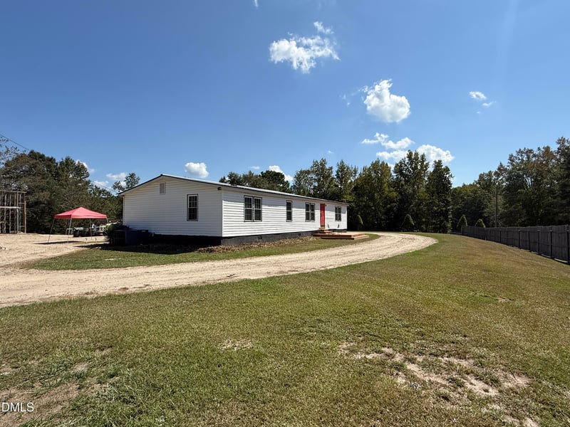 1922 Christian Light Rd, Fuquay Varina, NC 27526