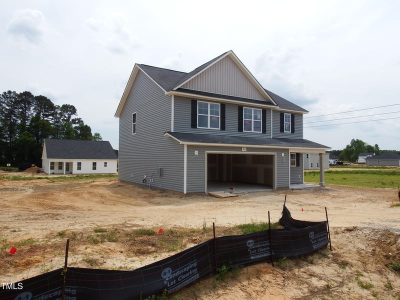 1922 Elephant Ln, Hope Mills, NC 28348