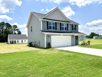 1922 Elephant Ln, Hope Mills, NC 28348