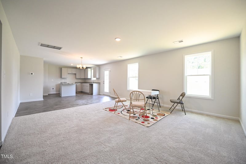 1922 Elephant Ln, Hope Mills, NC 28348