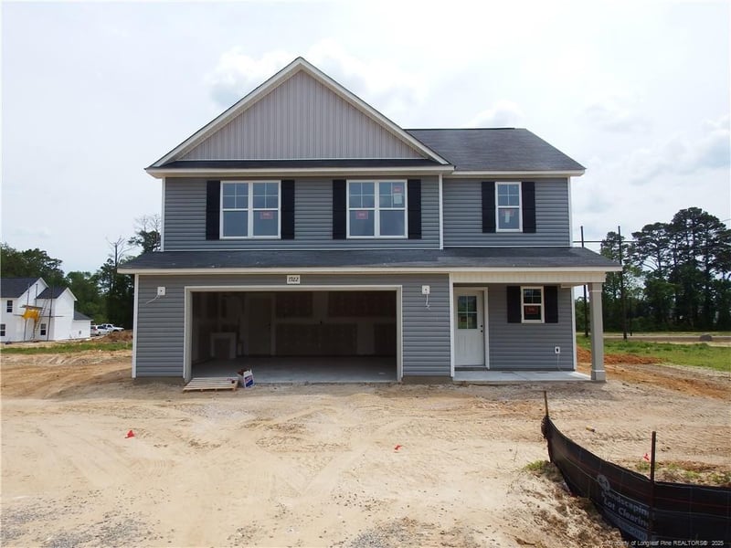 1922 Elephant Ln, Hope Mills, NC 28348