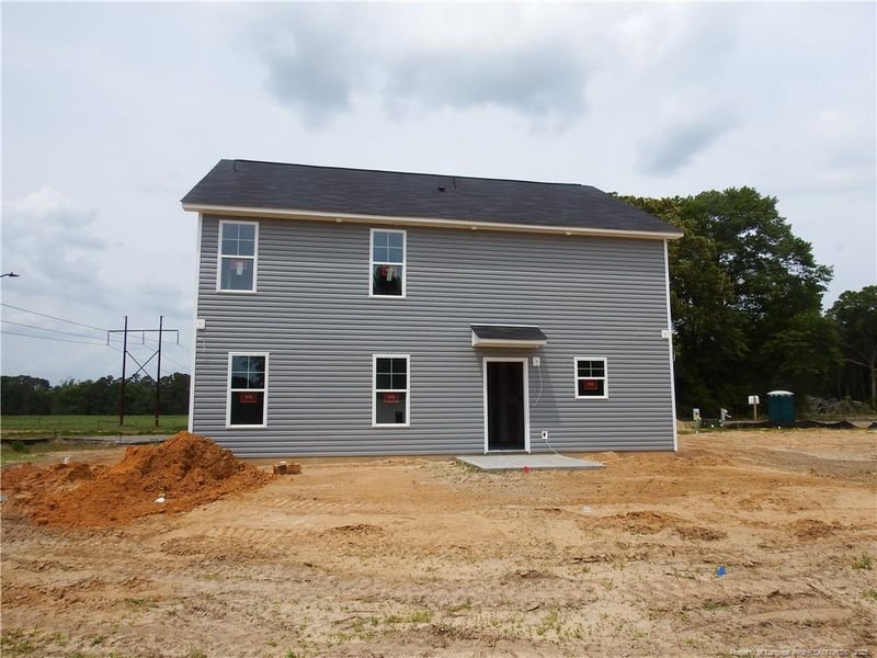 1922 Elephant Ln, Hope Mills, NC 28348