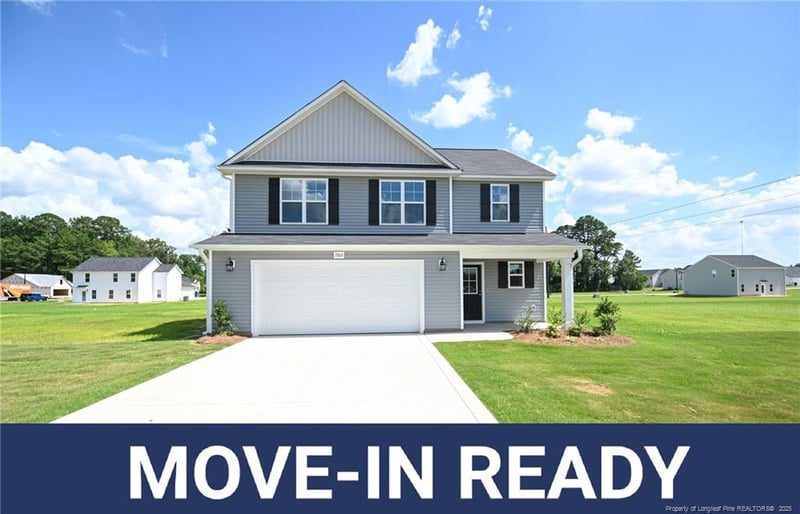 1922 Elephant Ln, Hope Mills, NC 28348