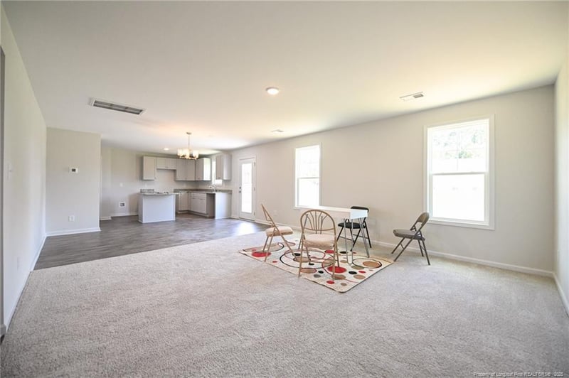 1922 Elephant Ln, Hope Mills, NC 28348