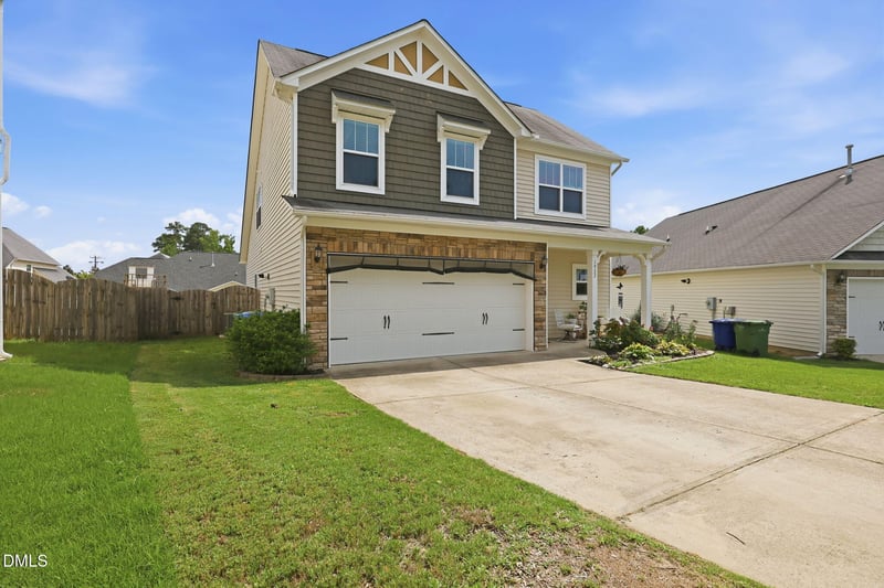 1922 Hinswood Cir, Fuquay Varina, NC 27526