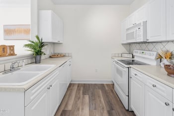 1922 Parkside Village Dr, Clayton, NC 27520