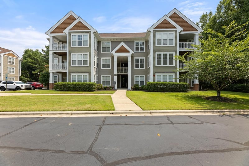 1922 Parkside Village Dr, Clayton, NC 27520