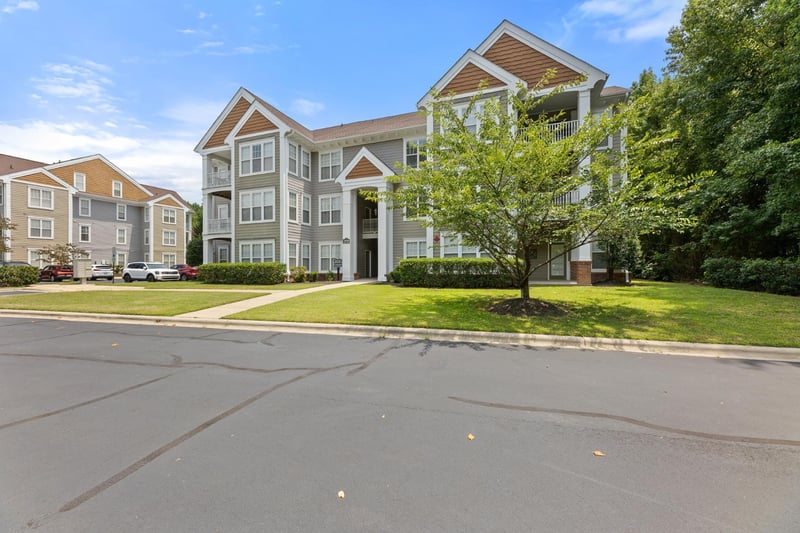 1922 Parkside Village Dr, Clayton, NC 27520