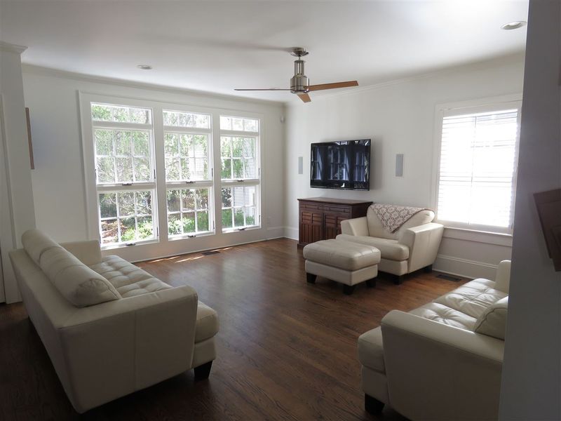 1922 Sunset Dr, Raleigh, NC 27608