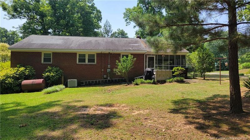 1922 Sutphin Dr, Sanford, NC 27330