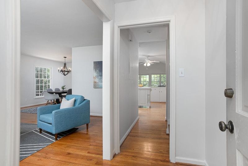 1922 Tryon Ct, Chapel Hill, NC 27517