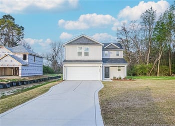 1923 Elephant Ln, Hope Mills, NC 28348