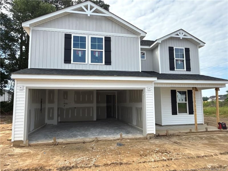 1924 Bulldog Ln, Hope Mills, NC 28348
