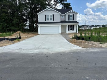 1924 Bulldog Ln, Hope Mills, NC 28348