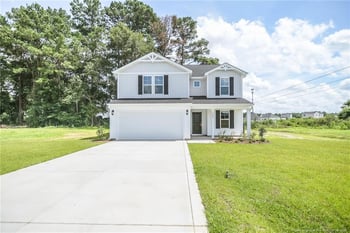 1924 Bulldog Ln, Hope Mills, NC 28348