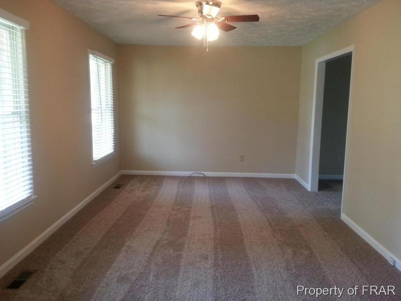 1924 Daphne Cir, Fayetteville, NC 28304