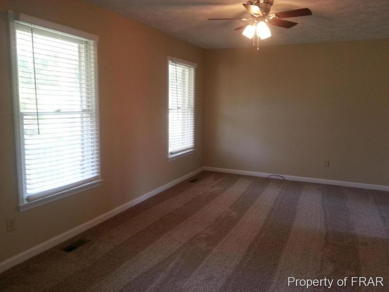 1924 Daphne Cir, Fayetteville, NC 28304