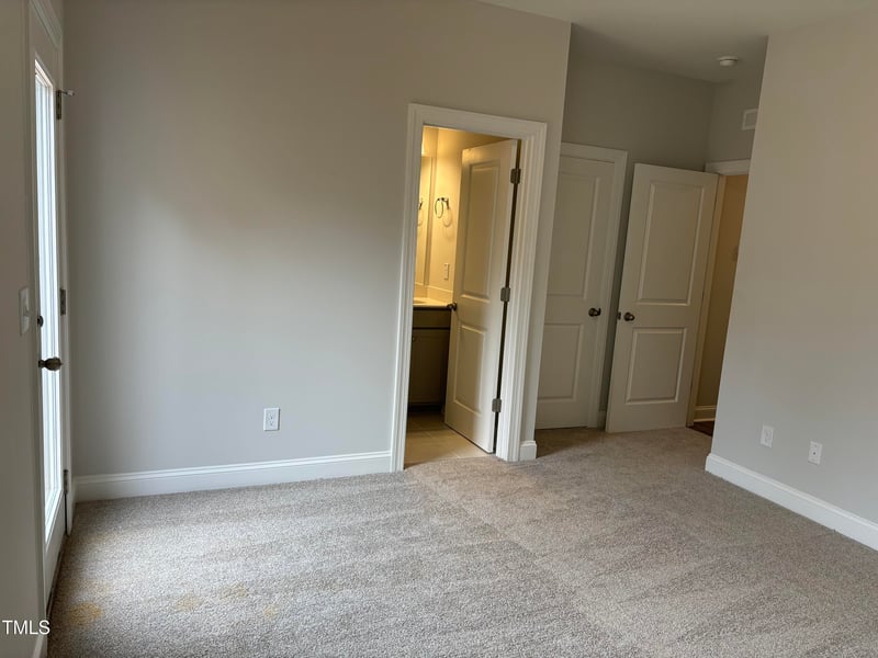 1924 Fishamble St, Fuquay Varina, NC 27526