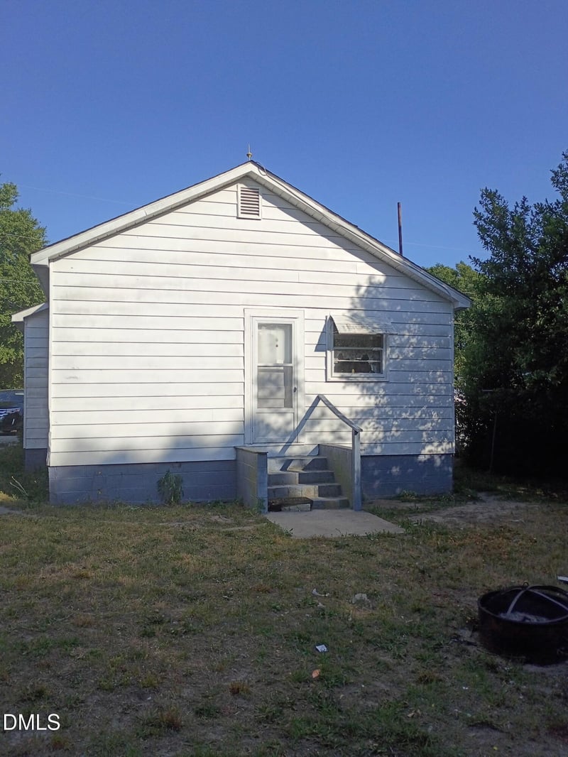 1924 Powell St, Fayetteville, NC 28306