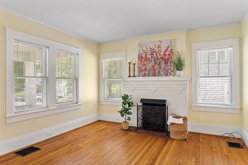 1924 Sunset Dr, Raleigh, NC 27608