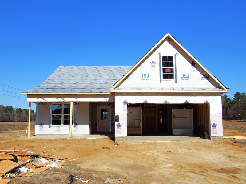 1925 Bulldog Ln, Hope Mills, NC 28348