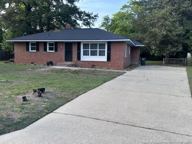 1925 Crestview Dr, Fayetteville, NC 28304