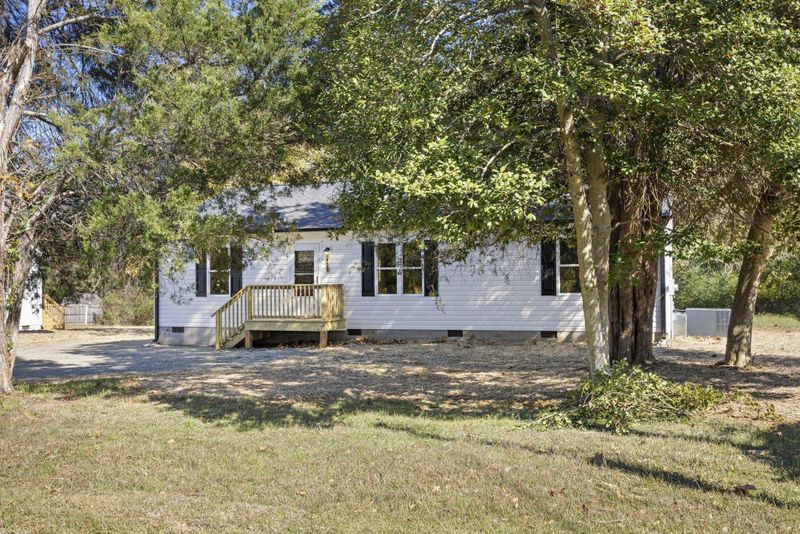 1925 Dixon Swimming Pool Rd, Burlington, NC 27217
