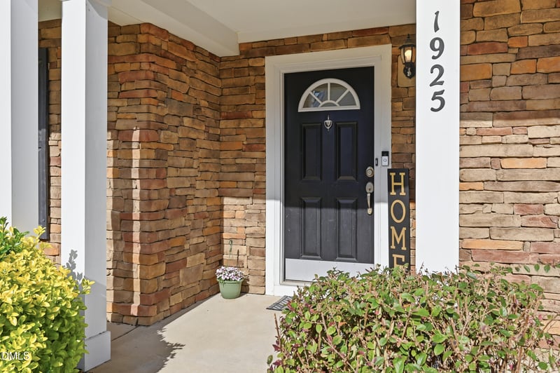 1925 Grassy Banks Dr, Raleigh, NC 27610