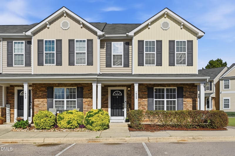 1925 Grassy Banks Dr, Raleigh, NC 27610