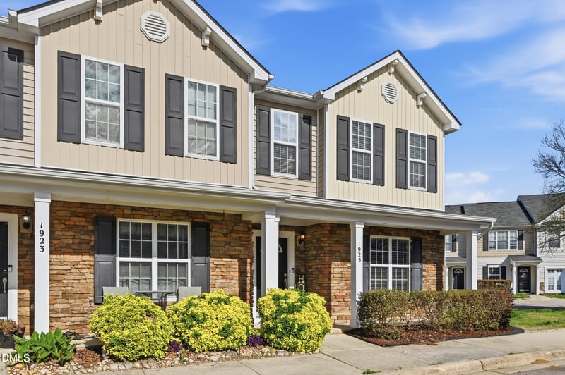 1925 Grassy Banks Dr, Raleigh, NC 27610
